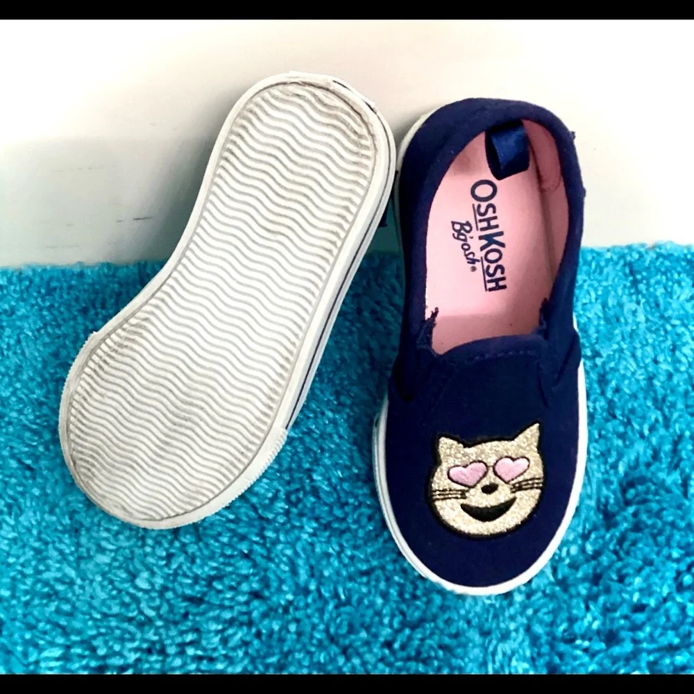 Osh Kosh B’Gosh Gold Kitty Shoes